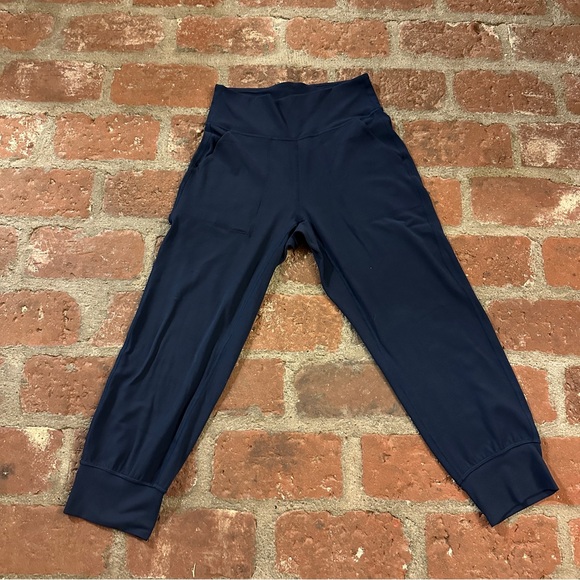 Lululemon Athletica Dark Blue Align High Rise Crop 23" Pockets Leggings size 6 - Picture 1 of 14